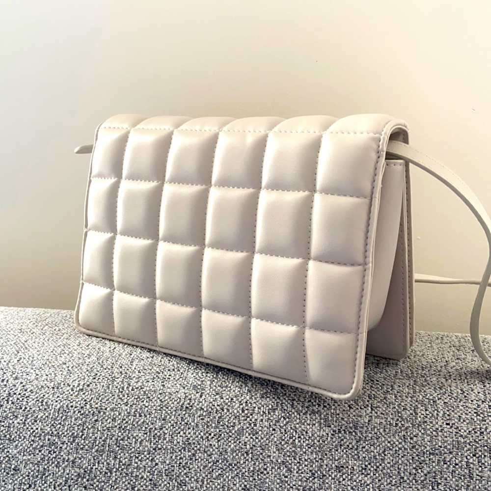 White H&M quilted bag